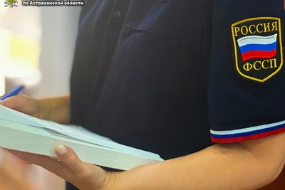 В Астрахани арестовали маршрутку должника по алиментам
