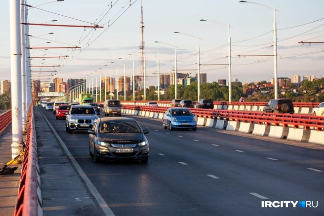 В Иркутске исправили странную разметку на съезде с Академического моста | Источник: Ксения Филимонова / «ИрСити»