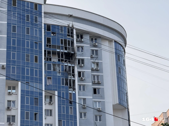 Несколько этаже пострадали от удара беспилотника | Источник: Сергей Петунин / 164.RU