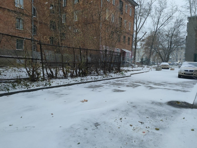 Снег пока лег неравномерно | Источник: читатель НГС