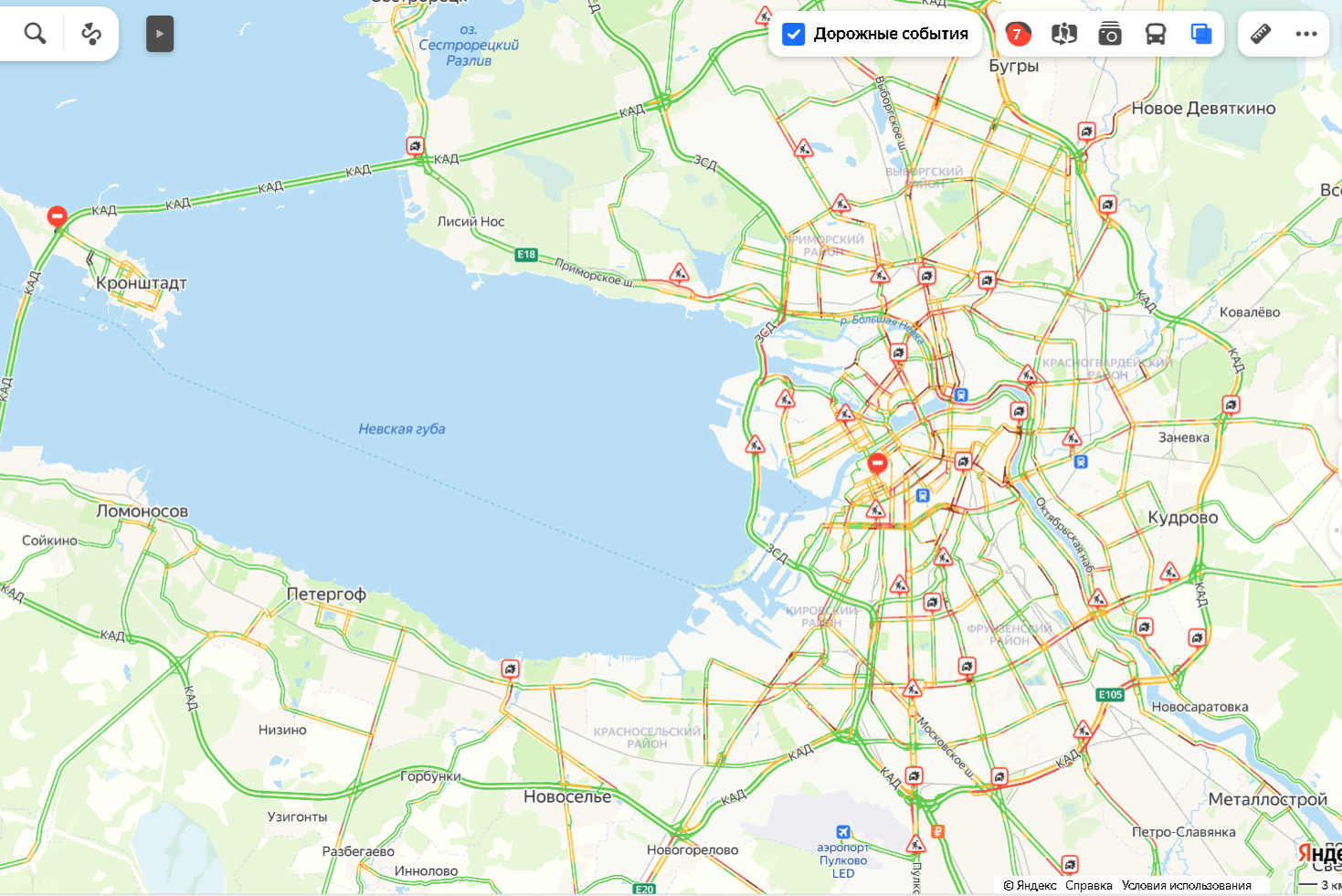 Необычно большие пробки выросли в Петербурге. Встали КАД и ЗСД