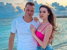 Ивлеева стала тетей, Бузовой дарят серьги за 2 млн, пока жена Тарасова давит ему прыщи. Соцсети звезд