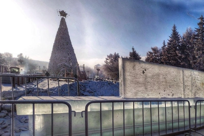 Большая горка в сквере Кирова: катание по новым правилам