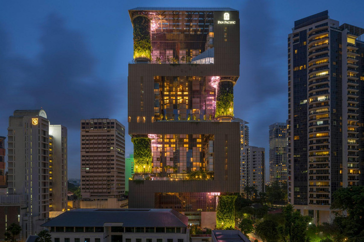 Отель с «висячими садами» в Сингапуре