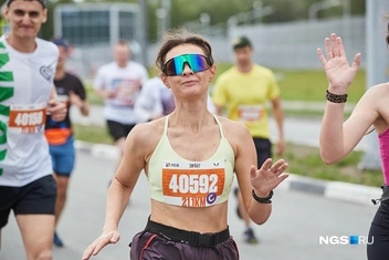 Забег стартовал в 13:00 от станции метро «Спортивная» | Источник: Александр Ощепков / NGS.RU
