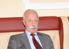 Леонид Якубович передвигается на инвалидной коляске после травмы
