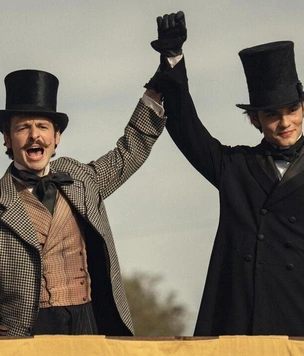10 лучших сериалов Netflix, которые весь мир сейчас смотрит запоем