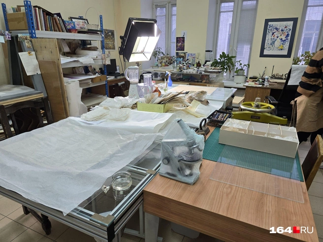 Рабочее место Ксении Абрамовой | Источник: Семен Коротов-Майбах / 164.RU