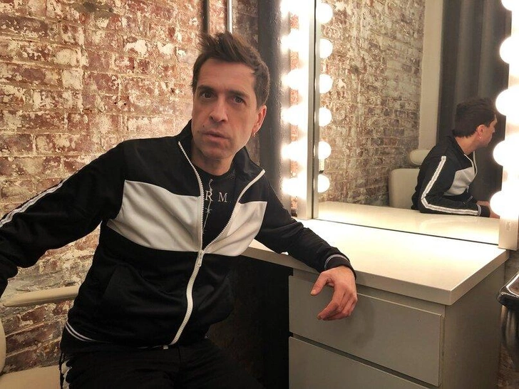 Сейчас музыкант живет а Америке