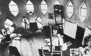 К. Мельников за работой | Источник: Из архива Музея архитектуры им. Щусева