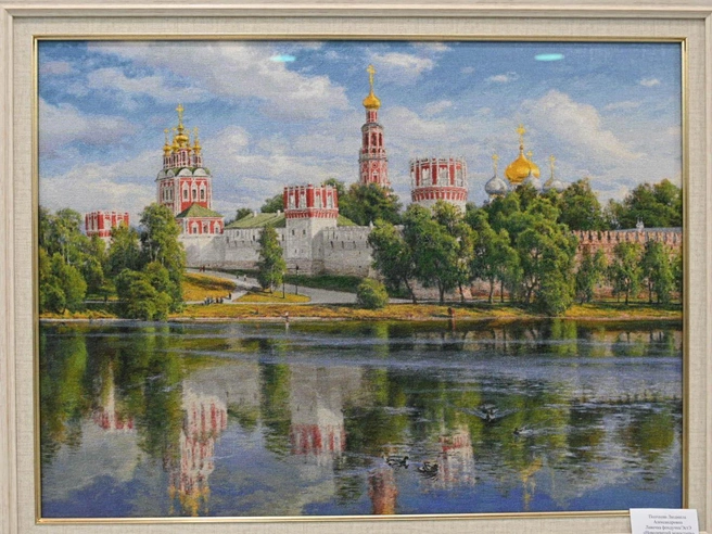 На этой картине — Новодевичий монастырь | Источник: Дмитрий Емельянов / E1.RU