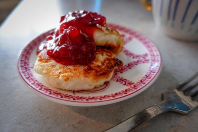 Voronezh Housewife's Foolproof Syrniki Recipe