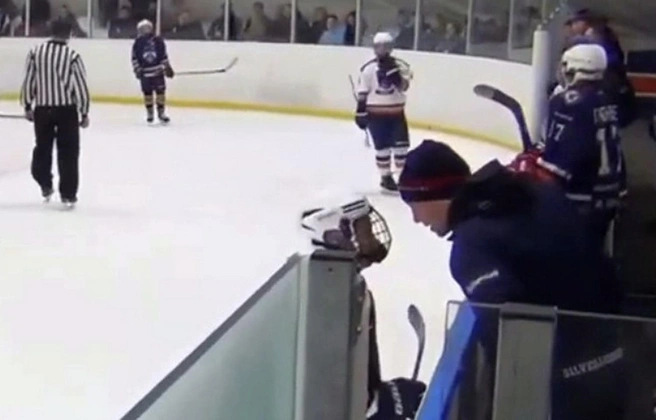 «Хоккей не балет»: как тренера с жалобами на крики и мат снова пустили к детям | Источник: материалы по делу тренера