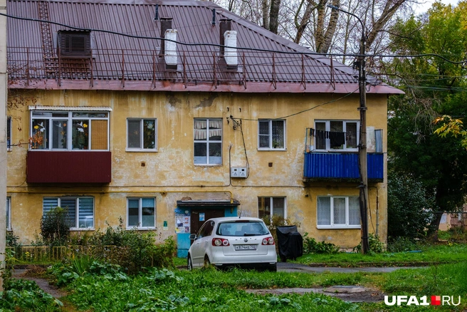 Это дом из 50-х, но крыша свежая | Источник: Булат Салихов / UFA1.RU