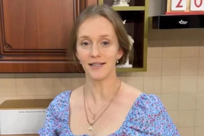 "Try these handsome salads – they're delicious!"