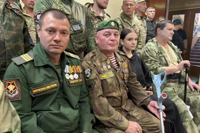 Veteran Suggests Attacker Fight at Front