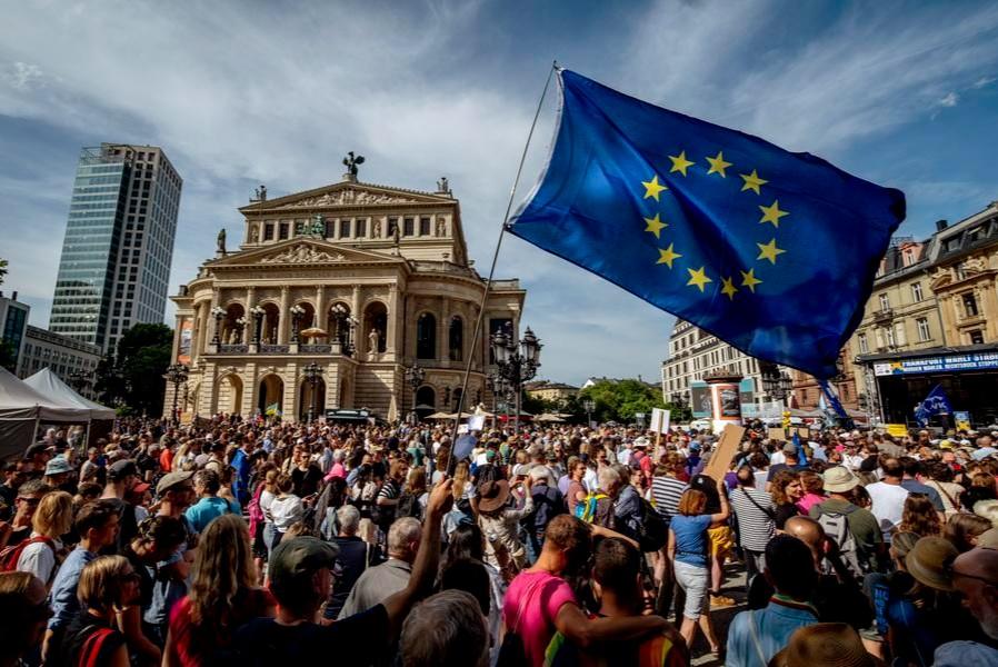 Европа думает, что это плохой сон. Взгляд из Германии на ожидания в ЕС подзатыльника от Трампа