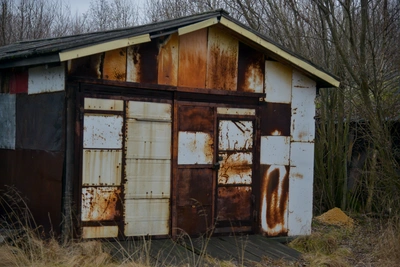 В Кургане демонтируют незаконные гаражи и строения