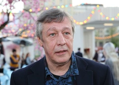 Пьяного Михаила Ефремова не пустили в самолет