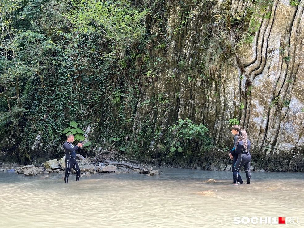 За аренду гидрокостюма нужно отдать 1000 рублей | Источник: Анна Грицевич / SOCHI1.RU