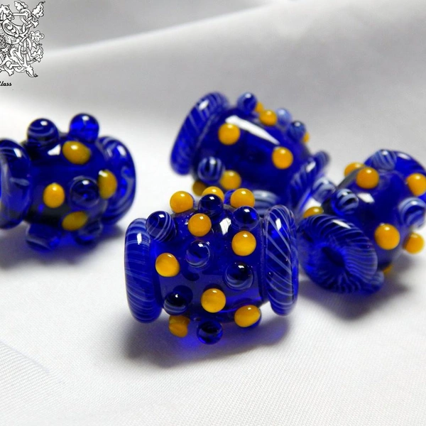 Источник: Archaic Glass | украшения из стекла | Пермь / vk.com