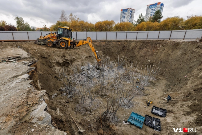 Профессия экскаваторщика сегодня одна из самых востребованных в ХМАО | Источник: Алексей Волхонский / V1.RU