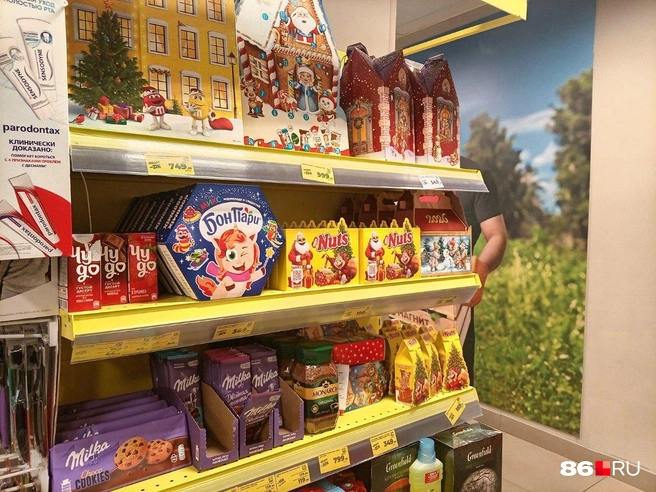 Ассортимент сладких наборов пока небольшой | Источник: Мария Гришкина / 86.RU