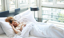 Мокрая подушка: почему текут слюни во время сна