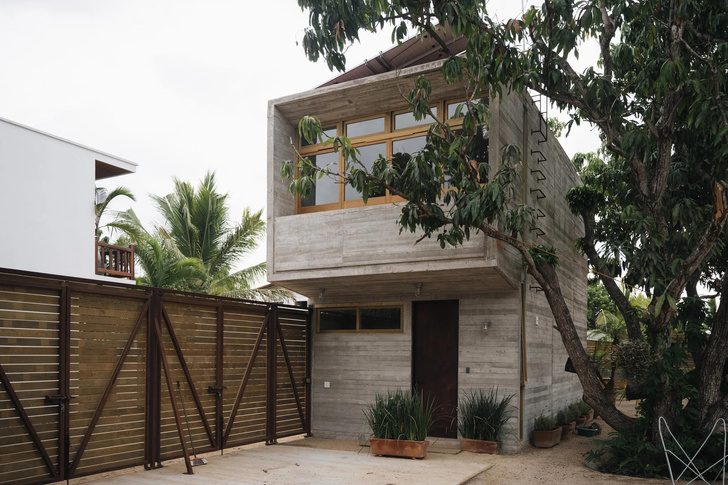 Дом из бетона для серферов в Мексике