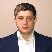 <p>аналитик Freedom Global</p>