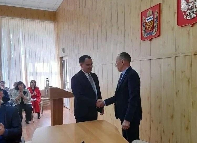Максим Джалиев избран главой Грачевского района | Источник: Мироненко — На связи / t.me