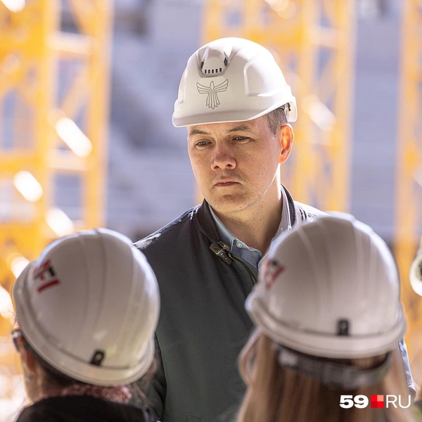 Алексей Дорошенко рассказал журналистам о стройке | Источник: Василина Любимова / 59.RU