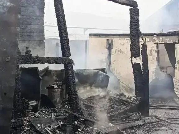 Одна из квартир в доме сгорела полностью | Источник: читательница E1.RU