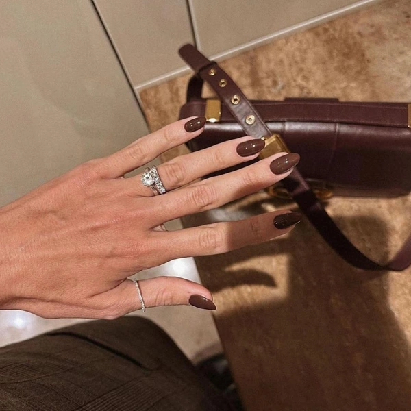 маникюр, маникюр 2025, цвет маникюра, ногти маникюр 2025, красный маникюр, красивый маникюр, цвет маникюра 2025, маникюр тренд | Источник: Социальные сети