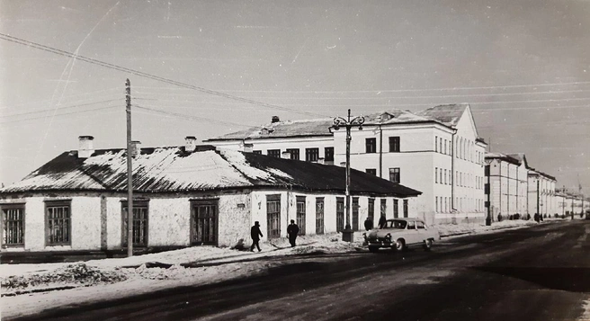 Вид на ул. Коли Мяготина в конце 1950-х&nbsp;— начале 1960-х годов | Источник: Комитет по делам архивов Курганской области / vk.com