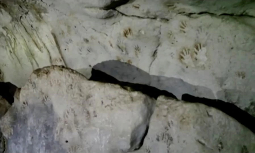 В пещере майя обнаружены загадочные отпечатки ладоней