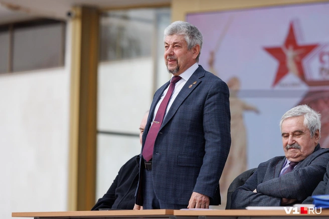 Владимир Дзержинский с Иваном Баграмяном на конкурсе-смотре в Волгограде | Источник: Алексей Волхонский / V1.RU