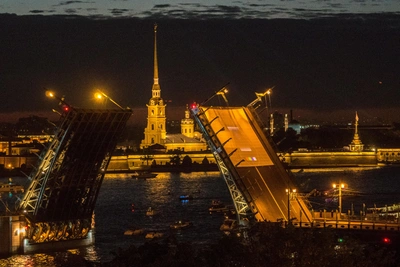 Дворцовый мост в Петербурге разведут вечером 20 октября