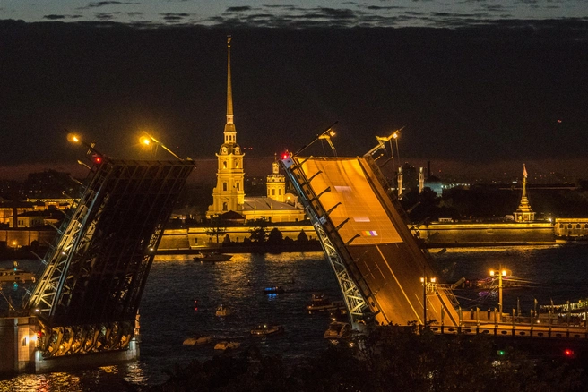 В Петербурге внепланово разведут Дворцовый мост | Источник: Михаил Огнев / FONTANKA.RU