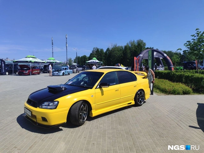 Subaru Legasy В4 — японский седан с полным приводом, который производился с 1989 года. | Источник: Мария Тищенко / NGS.RU
