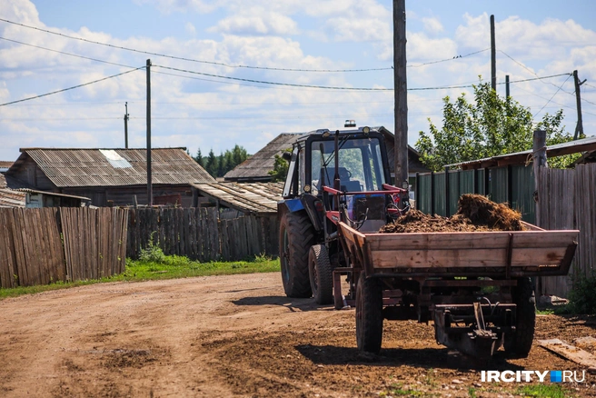 От тракторов тут не скроешься | Источник: Ксения Филимонова / «ИрСити»