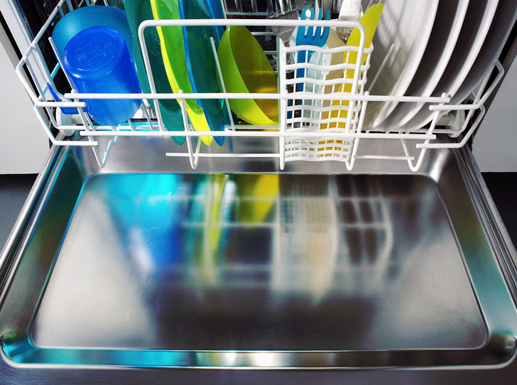 Как правильно мыть посуду в посудомоечной машине