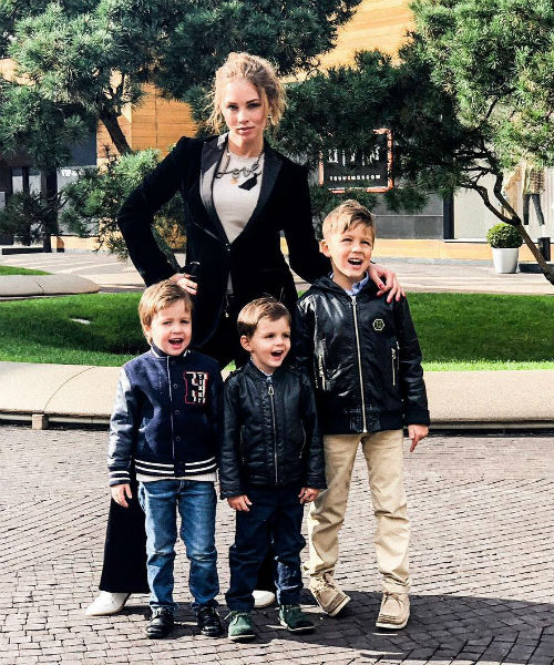 Полина Диброва с сыновьями