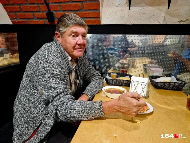 Константин смирился со своей судьбой | Источник: Виктория Федорова / 164.RU