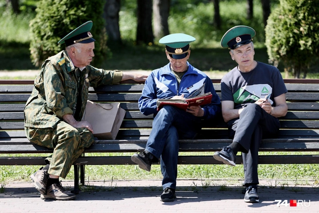 Сослуживцам есть что вспомнить | Источник: Наталья Лапцевич