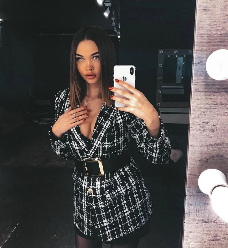 Илья Эрик порно Жағажайда купальник киген орыс қыздары