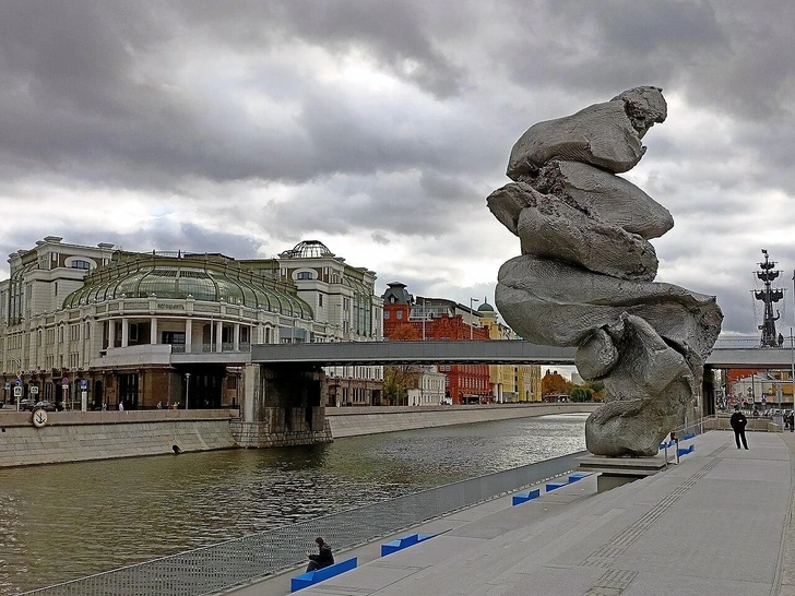 Урс Фишер (Big Clay #4), 2013—2014. Архивное фото | Источник: MikSed, CC BY-SA 4.0, via Wikimedia Commons
