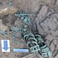 Археологи насчитали на руках древней чеченки 19 браслетов и 8 перстней. Смотрим фото с раскопок