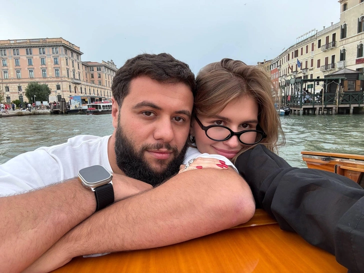 «Засунул палец в дырку в моем носке»: Анастасия Миронова рассказала о своем знакомстве с Наваи | Источник: Соцсети