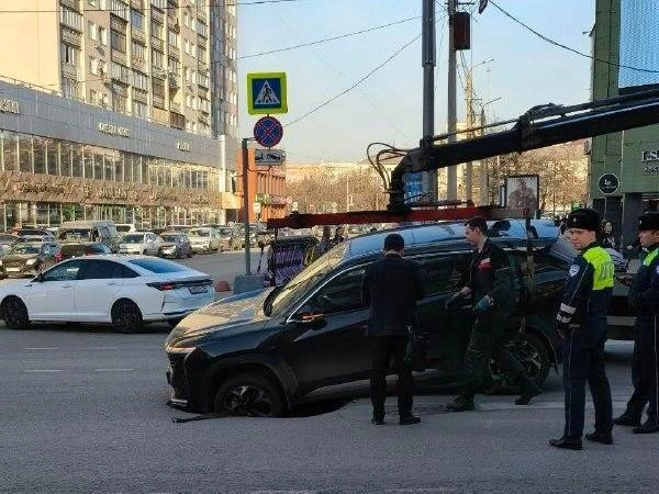 Движение транспорта было ограничено с вечера 31 марта | Источник: читатель 74.RU